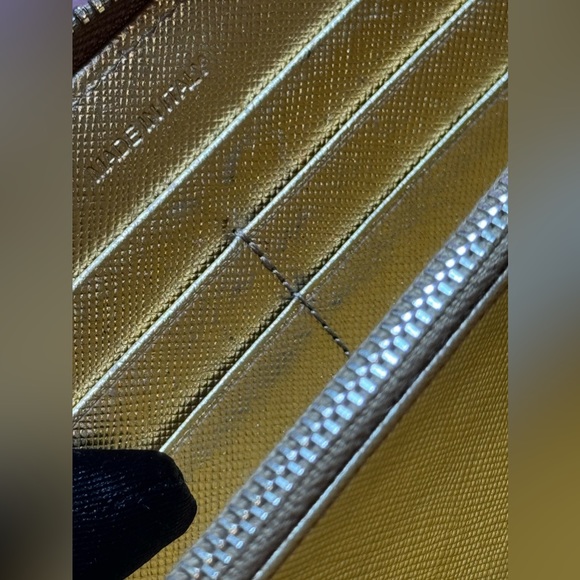 REDUCED Prada Gold Saffiano Leather zip Around Continental - Picture 12 of 15